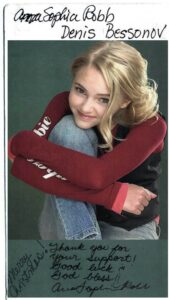 Эксклюзивный автограф и пожелание актрисы АнныСофии Робб Эксклюзивный автограф и пожелание голливудской актрисы АнныСофии Робб