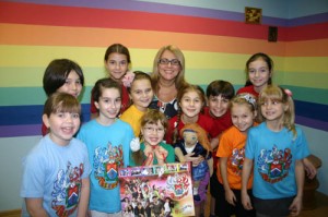 Елена Пинджоян и "Непоседы" Елена Пинджоян и "Непоседы"