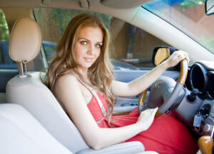 Певица Марина Девятова Певица Марина Девятова. За рулем автомобиля
