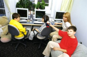 Певица Варвара с детьми Певица Варвара с детьми