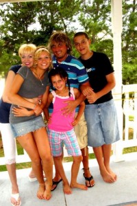 Андрей Моргунов с семьей Андрей Моргунов с семьей. Семья, воспитание детей.