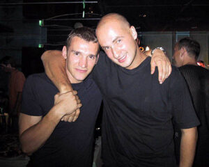 Футболист Андрей Шевченко и теннисист Андрей Медведев Поздравление с праздником. Футболист Андрей Шевченко и теннисист Андрей Медведев