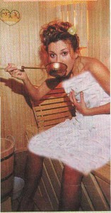 Певица Лариса Черникова Певица Лариса Черникова дома в сауне