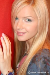 Певица Юлия Михальчик Певица Юля Михальчик