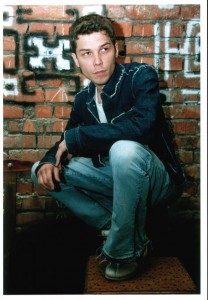 Певец, танцовщик и хореограф Мангол. Мангол