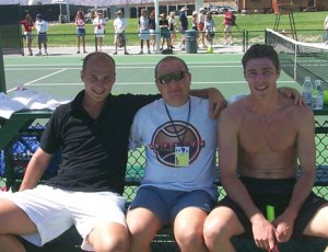 Андрей Медведев, Анатолий Глебов и Марат Сафин на разминке. Андрей Медведев, Анатолий Глебов и Марат Сафин на разминке.