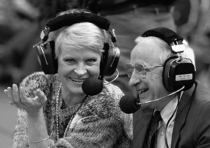 Комментатор Гостелерадио СССР Нина Еремина и главный тренер сборной СССР по баскетболу Александр Гомельский. Комментатор Гостелерадио СССР Нина Еремина и главный тренер сборной СССР по баскетболу Александр Гомельский.