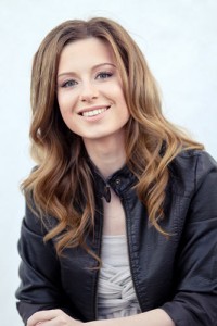 Певица Юлия Савичева Певица Юлия Савичева