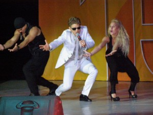 Певец Митя Фомин Певец Митя Фомин