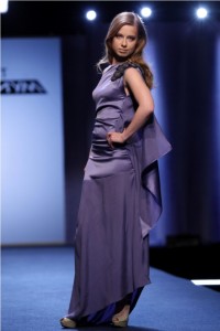 Певица Юлия Савичева Певица Юлия Савичева