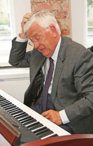 Раймонд Паулс Раймонд Паулс