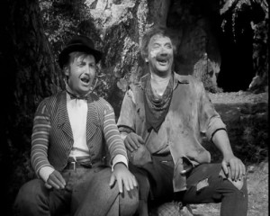 Кадр из фильма "Деловые люди". Кадр из фильма "Деловые люди".