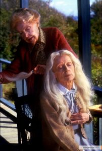 Кадр из фильма «Августовские киты» Кадр из фильма «Августовские киты»