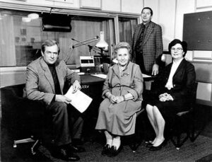 Дикторы Всесоюзного радио - Андрей Хлебников, Ольга Высоцкая, Игорь Милованов, Елена Минаева. Дикторы Всесоюзного радио - Андрей Хлебников, Ольга Высоцкая, Игорь Милованов, Елена Минаева.