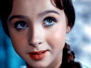 Настенька (Наталия Седых) в фильме "Морозко" Настенька (Наталия Седых) в фильме "Морозко"