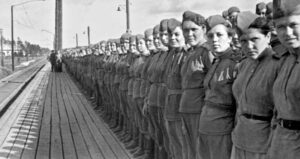 Женщины на фронте Женщины на фронте