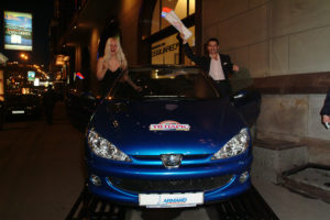 Виктория и Антон Макарские - выигранная машина "Пежо". Виктория и Антон Макарские - выигранная машина "Пежо"