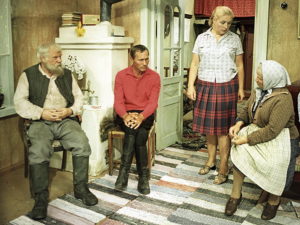 Кадр из фильма "Калина красная" Кадр из фильма "Калина красная"