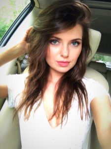 Телеведущая Ольга Паршина Телеведущая Ольга Паршина