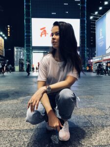 Певица Елена Князева в Китае Певица Елена Князева отравилась в Китае