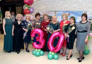 Жен. совет Ставрополья. Лариса Прозорова 4-ая слева. Жен. совет Ставрополья. Лариса Прозорова 4-ая слева.