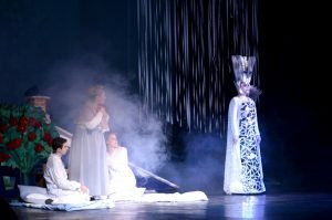 Спектакль «Снежная королева» московского режиссера Алены Денисовой Спектакль «Снежная королева» московского режиссера Алены Денисовой