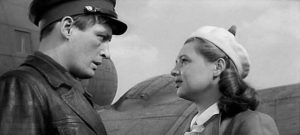 Василий Лановой и Алина Покровская. Эпизод из фильма «Офицеры» Василий Лановой и Алина Покровская. Эпизод из фильма «Офицеры»