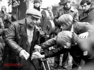 Ролан Быков на съемках фильма «Чучело» Ролан Быков на съемках фильма «Чучело»