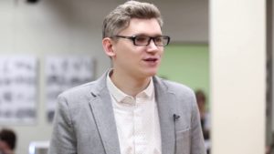 Тележурналист и сценарист Максим Васюнов. На премьере фильма “Чехов Интерстеллар”. Тележурналист и сценарист Максим Васюнов. На премьере фильма “Чехов Интерстеллар”.