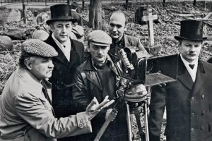 Игорь Масленников, Юрий Векслер на съёмках фильма о Шерлоке Холмсе. Игорь Масленников, Юрий Векслер на съёмках фильма о Шерлоке Холмсе.