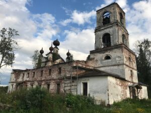 Воскресенский храм в деревне Журавлево на Суглицком погосте Воскресенский храм в деревне Журавлево на Суглицком погосте