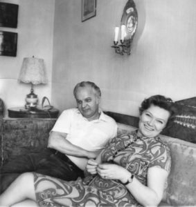 Станислав Ростоцкий с супругой Ниной Меньшиковой. Станислав Ростоцкий с супругой Ниной Меньшиковой