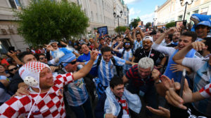 Нижний Новгород. Болельщики сборных Аргентины и Хорватии. Фото Александр Фёдоров. Нижний Новгород. Болельщики сборных Аргентины и Хорватии. Фото Александр Фёдоров.