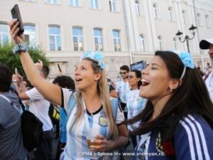 Нижний Новгород. Болельщики Аргентины и Хорватии. Нижний Новгород. Болельщики Аргентины и Хорватии.