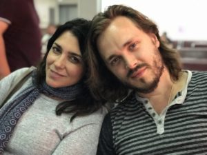 Элиза и Джонатан Джексоны в аэропорту Минеральных вод. Элиза и Джонатан Джексоны в аэропорту Минеральных вод.