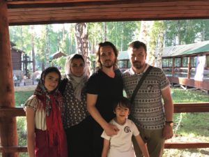 Семья Джексонов и Вадим Грачев на Ганиной яме. Семья Джексонов и Вадим Грачев на Ганиной яме.