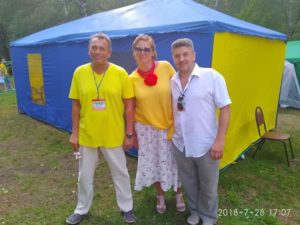 Василий Соловьев-Седой (младший), внучка поэта-песенника Анна Фатьянова-Китина, Максим Мокроусов. Василий Соловьев-Седой (младший), внучка поэта-песенника Анна Фатьянова-Китина, Максим Мокроусов.