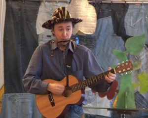 Детский спектакль Игоря Дробышева "Маленький великан"