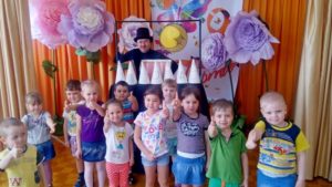 Детский спектакль Игоря Дробышева "Маленький великан"