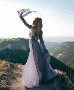 Россия будет жить! Ответ странам Запада от Вики Цыгановой