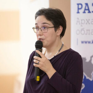 Яна Олеговна Злочевская, ведущий тьютор ООО "ГобалЛаб". Фото Артёма Келарева (pravdasevera.ru) Яна Олеговна Злочевская, ведущий тьютор ООО "ГобалЛаб". Фото Артёма Келарева (pravdasevera.ru)