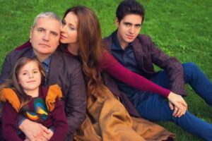 Актриса Екатерина Гусева с мужем и детьми. Актриса Екатерина Гусева с мужем и детьми