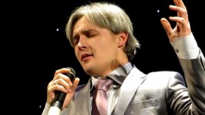 Певец Сергей Зыков Певец Сергей Зыков