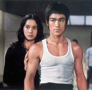 Брюс Ли, кадр из фильма "Большой босс" Брюс Ли, кадр из фильма "Большой босс"