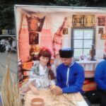 А это казак Сергей из Ессентукского казачьего общества учит меня плести корзину. А это казак Сергей из Ессентукского казачьего общества учит меня плести корзину.