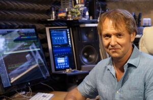 Актёр Антон Арцев в студии звукозаписи