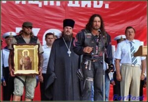 Вера - наш рулевой! Вера - наш рулевой!