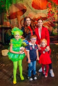 Премьера мюзикла Евгения Крылатова «Красная шапочка & Серый волк» Премьера мюзикла Евгения Крылатова «Красная шапочка & Серый волк»