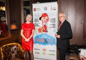 Премьера мюзикла Евгения Крылатова «Красная шапочка & Серый волк» Премьера мюзикла Евгения Крылатова «Красная шапочка & Серый волк»