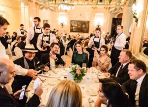 Анастасия и Полина Аммосовы с друзьями из Италии - Аль Бано и Франческо Форте. Анастасия и Полина Аммосовы с друзьями из Италии - Аль Бано и Франческо Форте.